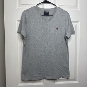 2010s Abercrombie & Fitch Small Gray V-Neck Tee Shirt Red Moose Logo Cotton Top